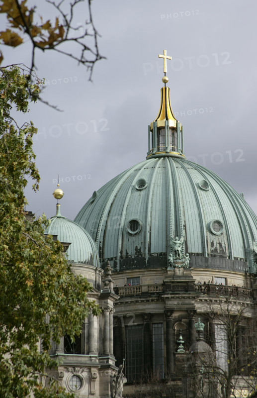 Germany. Berlin Cathedral (Berliner Dom). Temple inaugurated in 1905. It was built by order of Emperor Wilhelm II (1859-1941) between 1894 and 1905, under the direction of German architect Julius Carl Raschdorff (1823-1914). Also known as the Evangelical Supreme Parish and Collegiate Church, it is a monumental German Protestant church and dynastic tomb (House of Hohenzollern). Architectural detail of the dome.