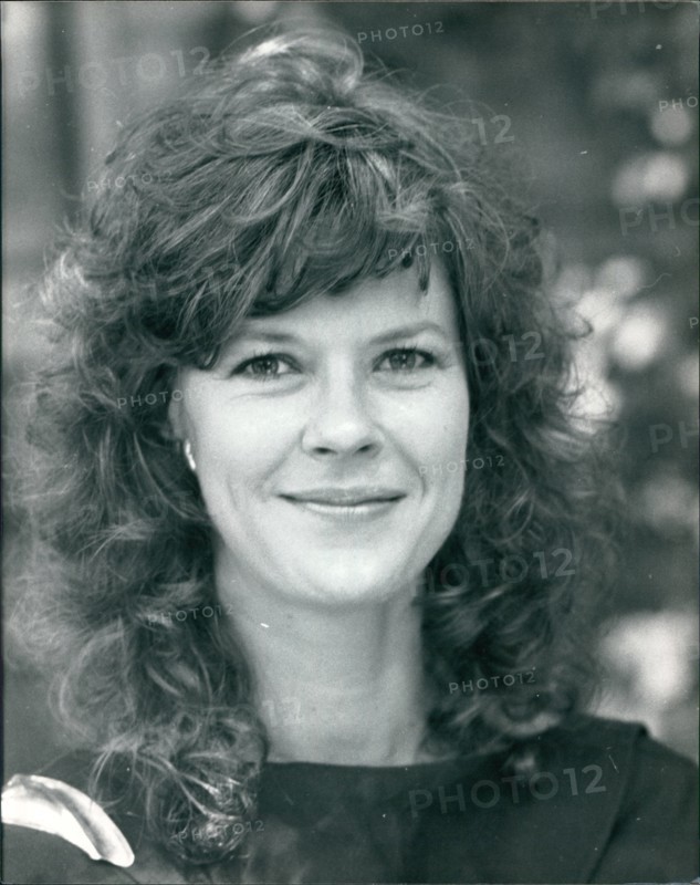 Jo Beth Williams