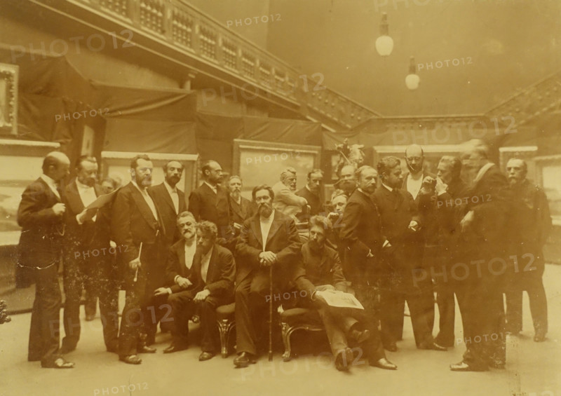 Members of the 22nd exhibition of the Society for Travelling Art Exhibitions