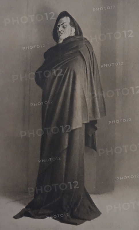 Portrait of opera singer Feodor Chaliapin (1873-1938). 1890s.