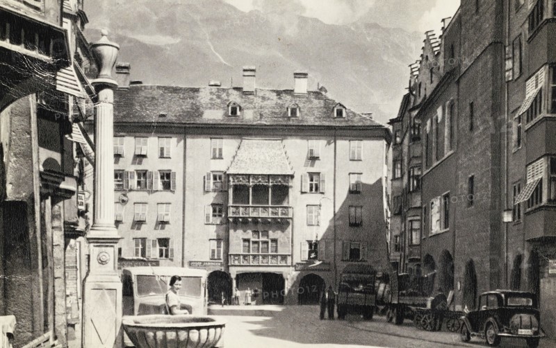 Austria, Innsbruck, Herzog-Friedrich-Strasse with the Golden Roof, Tyrol