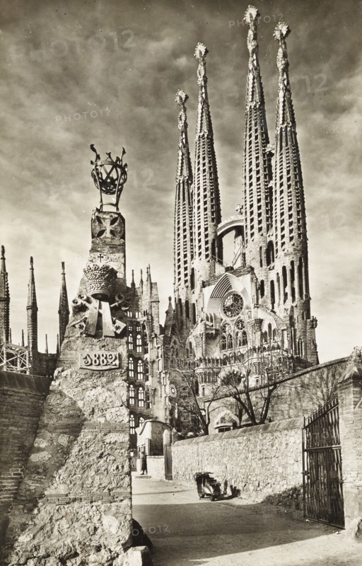View of the facade of the Sagrada Familia