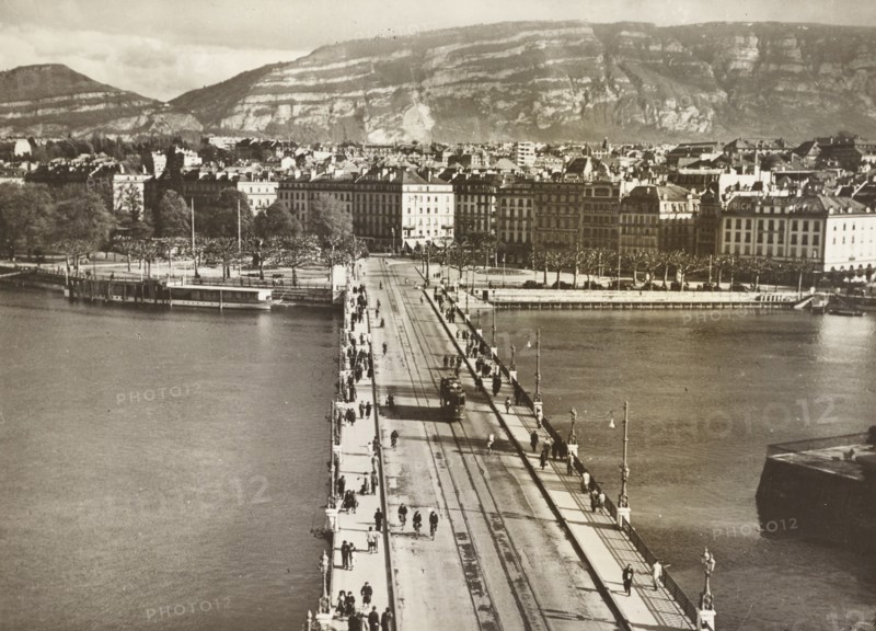 View of the Mont Blanc Bridge, Geneva, Switzerland