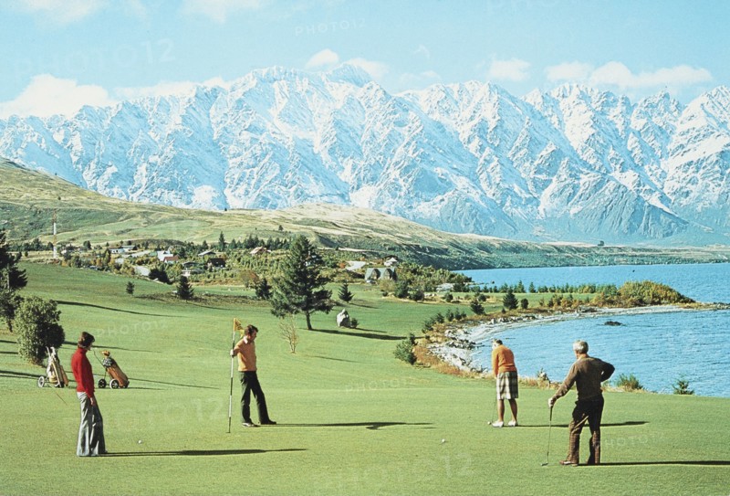 New Zealand, 5th Green with Lake Wakatipu