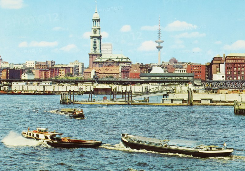 Hamburg, Harbour against Saint Michel's Church
