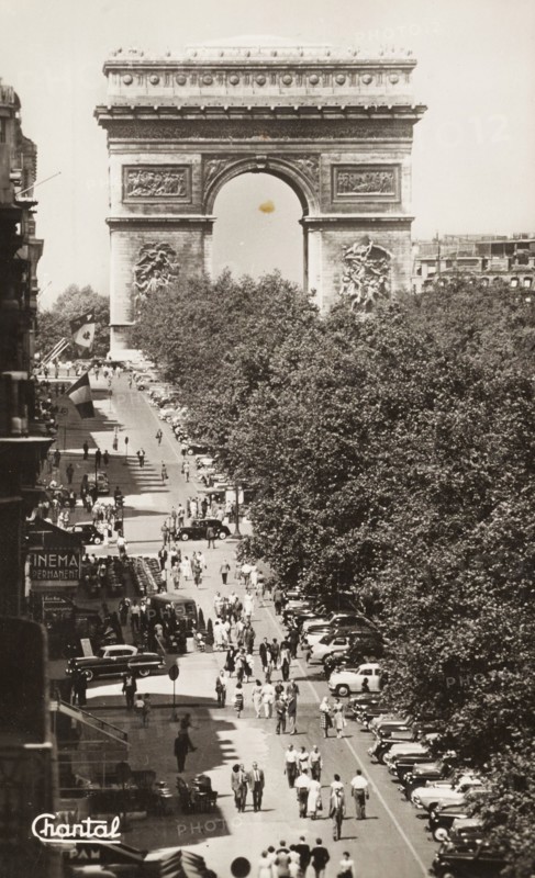 L'avenue des Champs Elysees, Paris