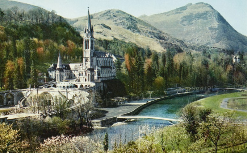 France, Lourdes, The Basilica and the Gave