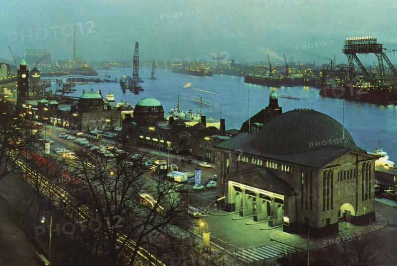 Germany, Hamburg, Elbe Tunnel with Saint Pauli landing stages