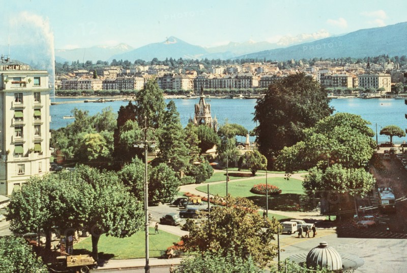 Switzerland, Geneva, Alps Square and teh Mont Blanc