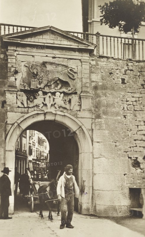 Croatia, view of the Marine Gate in Zadar