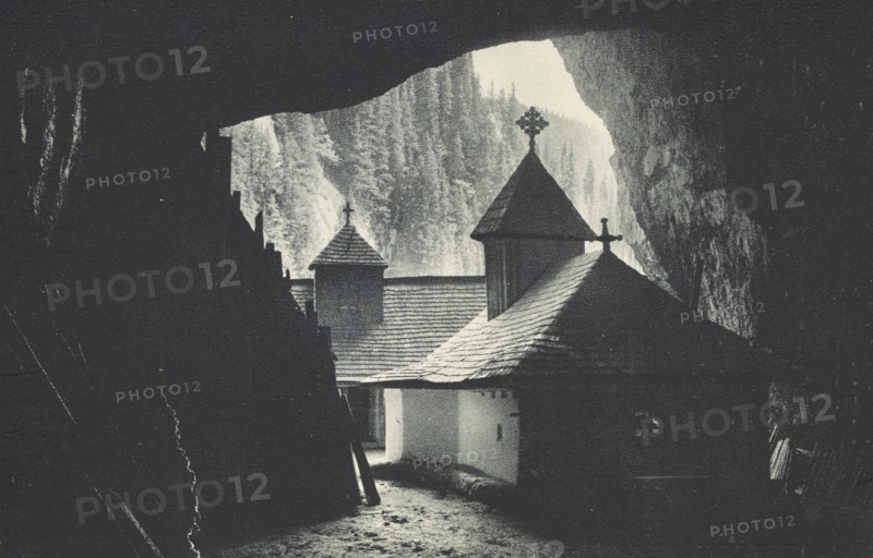 Romania, Pestera Ialomitei Monastery