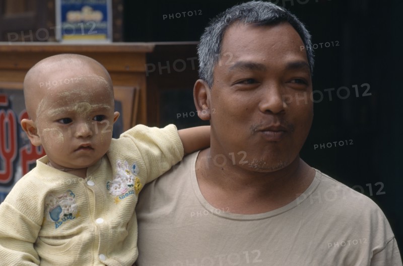 MYANMAR, Pagan, Portrait of father and son