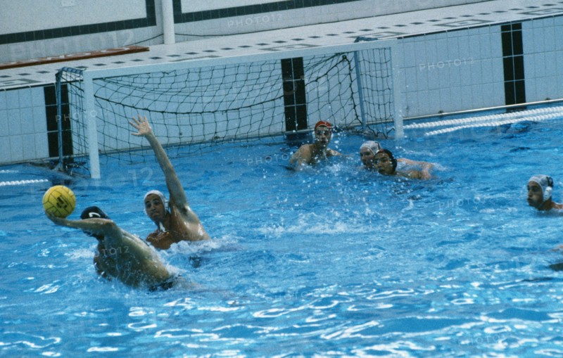 10025949 SPORT  Water Polo Great Britain v China at the World Student Games in Sheffield 1991.