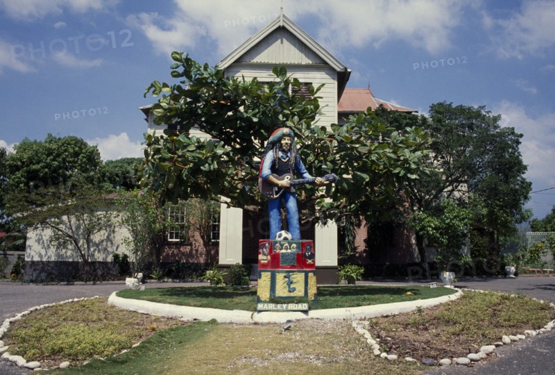 WEST INDIES, Jamaica, Kingston, Statue outside the Bob Marley Museum