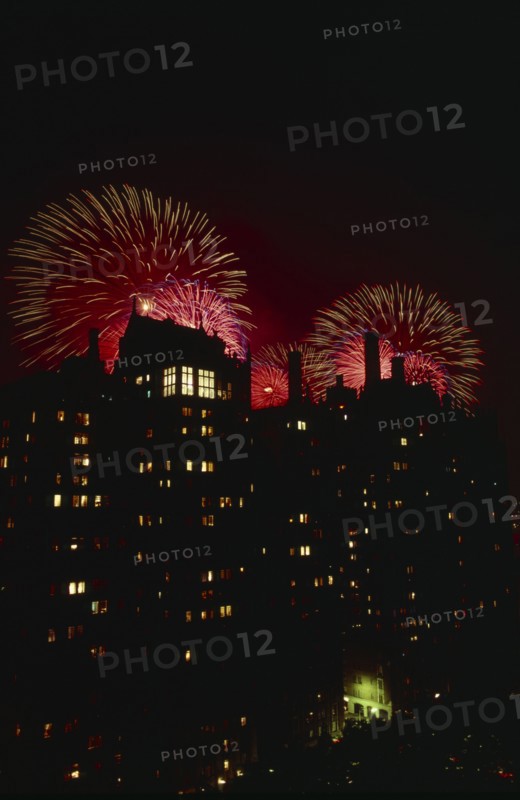 USA, New York, Manhattan, 4th July Fireworks Over tudor City Hall