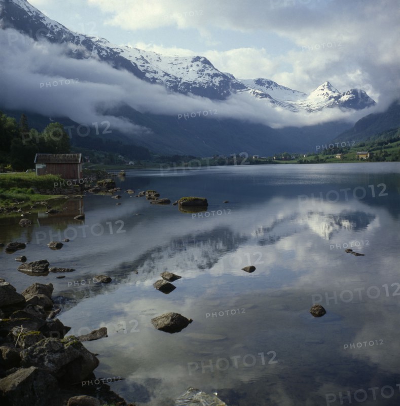 NORWAY, Hordland, VANGSVATNET