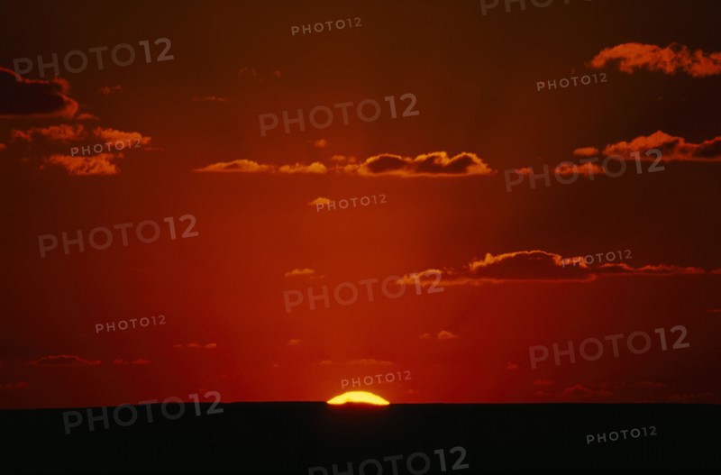 WEATHER, Climate, Sunset, Golden sunset with clouds in a red sky