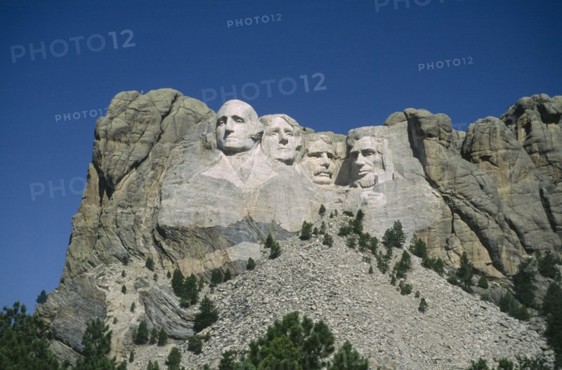 USA, South Dakota , Mount Rushmore, "National Memorial with carved faces of former presidents Washington, Lincoln, Jefferson and Roosevelt."