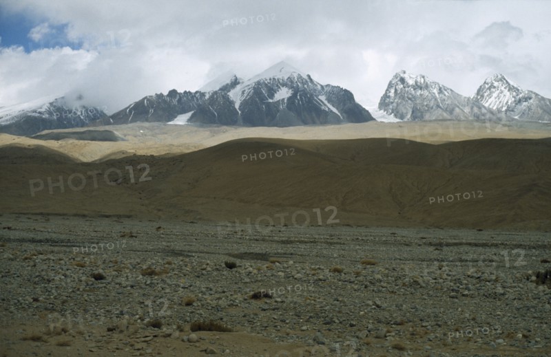 CHINA, Xinjiang  , Mountains and barren landscape near Mustagh Ata.