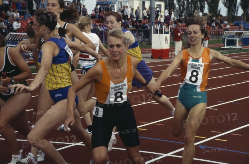 10097054 SPORT   Athletics England. Moorways Derby. Ladies 4X100 Relay race Baton change