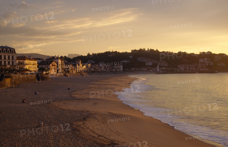 FRANCE, Aquitaine , Pyrenees Atlantique , St Jean De Luz main beach at sunset