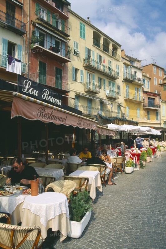 FRANCE, Provence Cote d’Azur, Villefranche, water front cafes