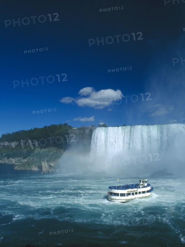 CANADA, Ontario  , Niagara Falls, The Horseshoe Falls waterfall and Maid of the Mist