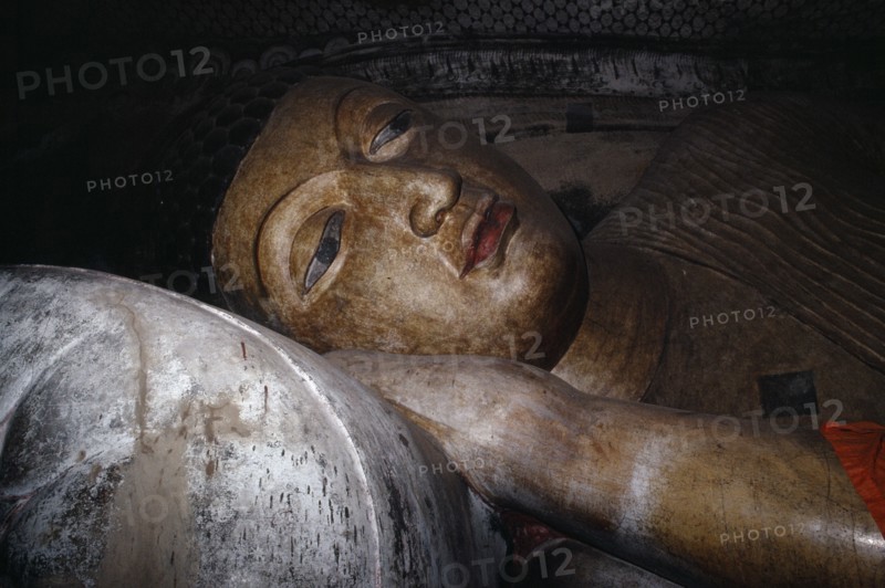 SRI LANKA, Dambulla, Reclining Buddha statue detail