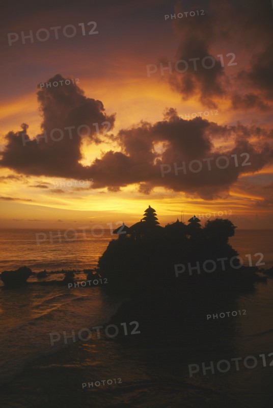 INDONESIA, Bali, Tanah Lot, The island temple at sunset
