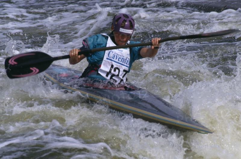 10065615 SPORT Watersport Canoe  Canoeist in Slalom rapids in Holm Pierre Point in Nottingham