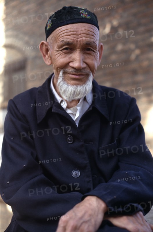 CHINA, Xinjiang , Turpan , Portrait of Uigar man with a white beard