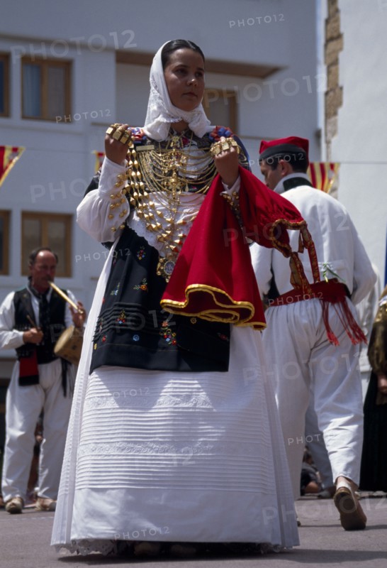 SPAIN, Balaeric Islands, Ibiza, Woman dancer in traditional dress.