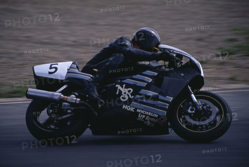 10039000 SPORT Motor Sport Bikes Black Norton bike racing at speed  Trevor Nation.