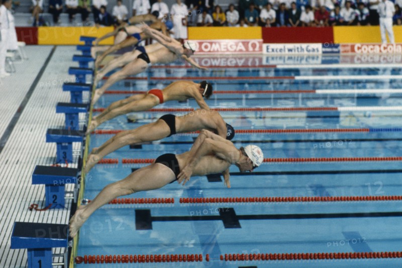 10044880 SPORT Water Sport Swimming Swimmers at race start