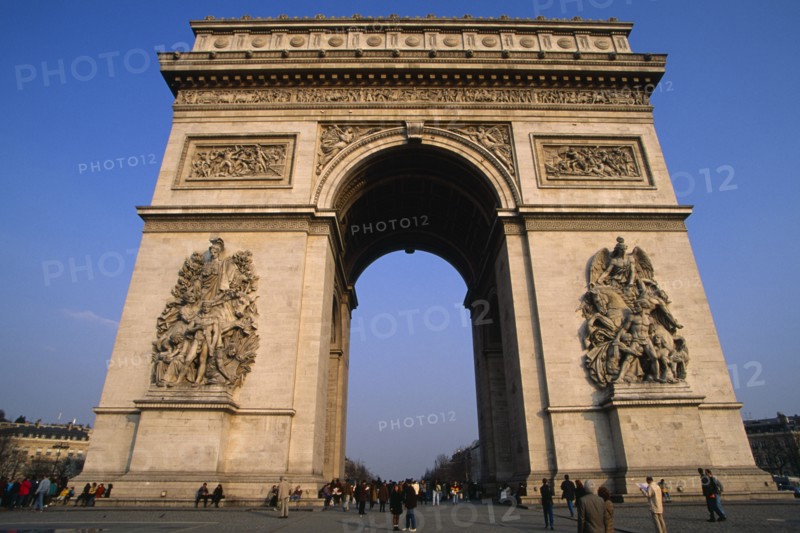 FRANCE, Ile De France, Paris, The Arc De Triomphe