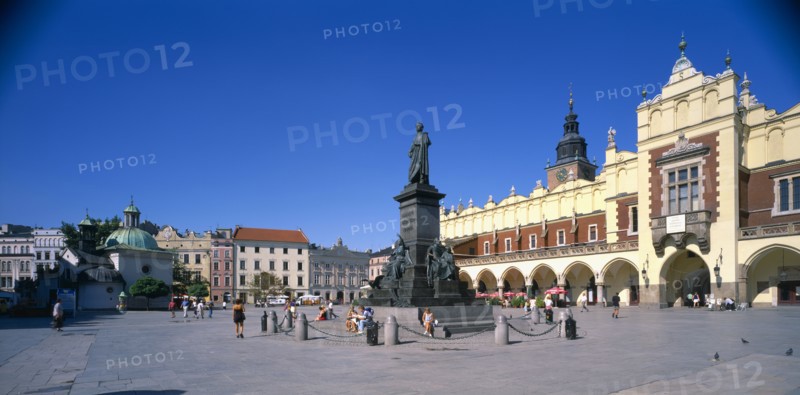 POLAND, Krakow , View across Rynek Glowny or Grand Square and the sixteenth century Renaissance Cloth Hall covered market.
