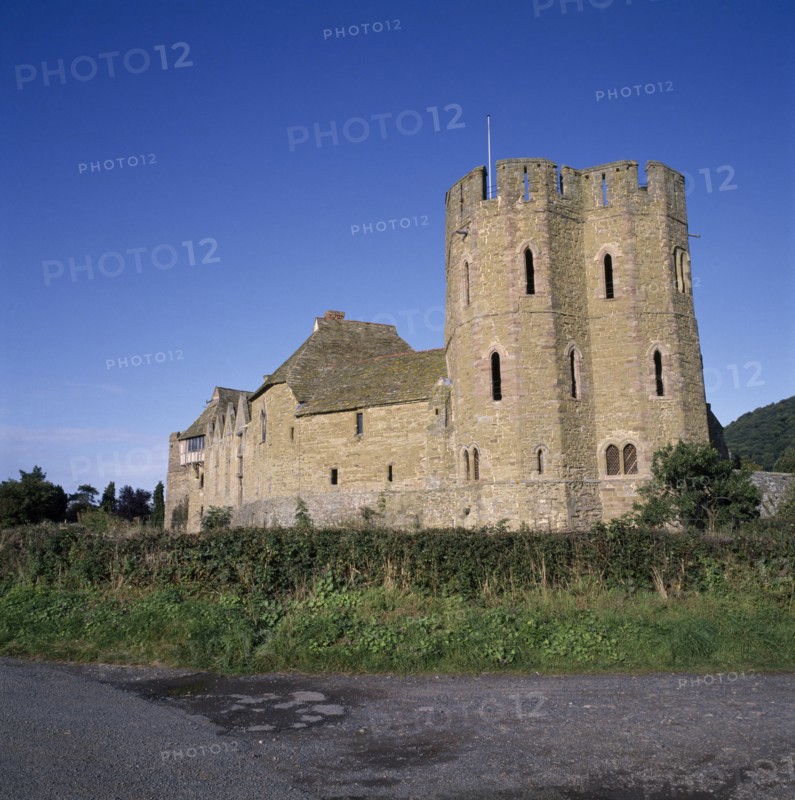 ENGLAND, Shropshire, Stokesay Castle