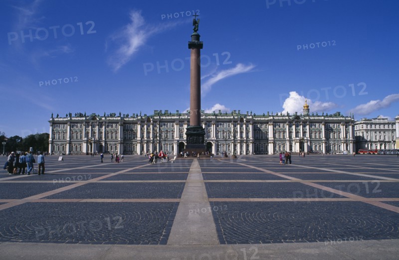 RUSSIA, St Petersburg, Hermitage Museum, Winter Palace. View over courtyard toward column