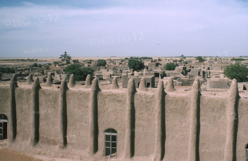 MALI, Mopti, Djenne, NOT IN LIBRARY Courtyard of mosque.