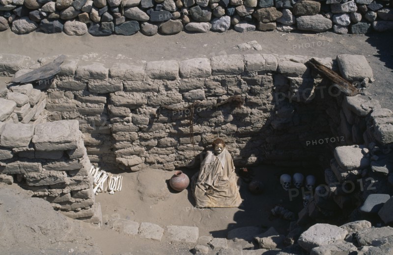 PERU, Ica Administrative Division, Nazca,  Nazca cemetery and mummified remains.