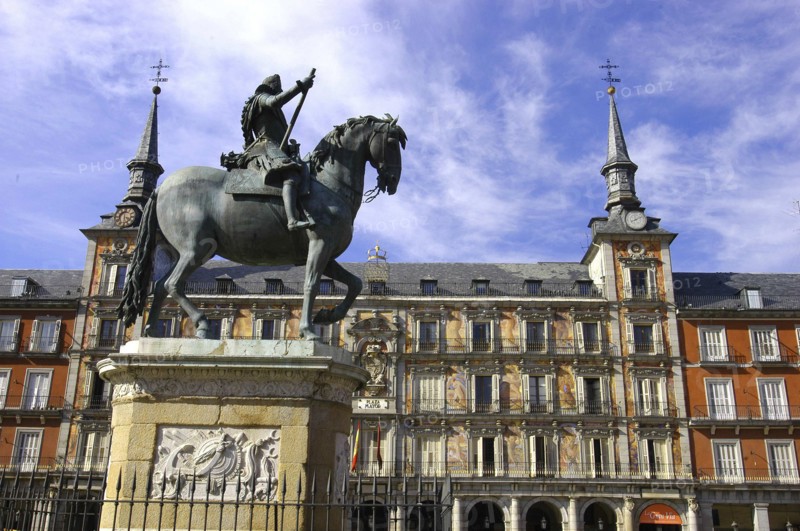 SPAIN, Madrid, Equestrian statue of Felipe III in the Plaza Mayor