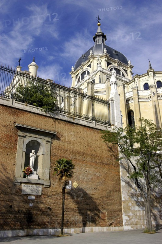 SPAIN, Madrid, Exterior of building