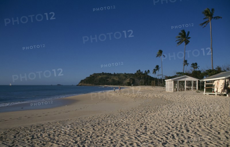 WEST INDIES, Antigua, Beach scene