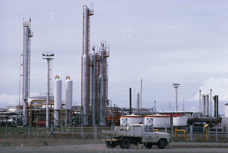 ARGENTINA, Industry, Oil refinery in the extreme south east of the country.