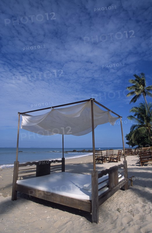 THAILAND, Krabi, Koh Lanta, Relax Bay four poster bed on the beach