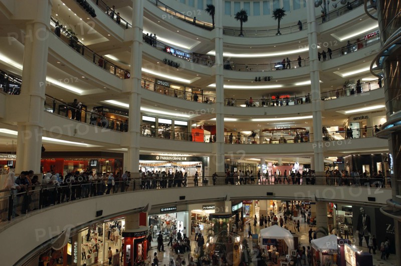 MALAYSIA, Kuala Lumpur, Interior view of many floored circular shopping centre