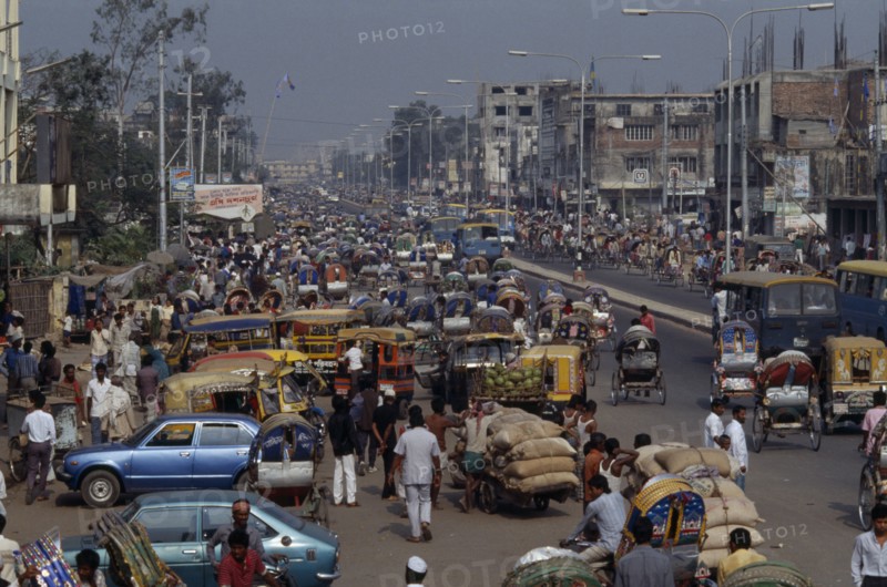 BANGLADESH, Dhaka, Crowded street near New Market