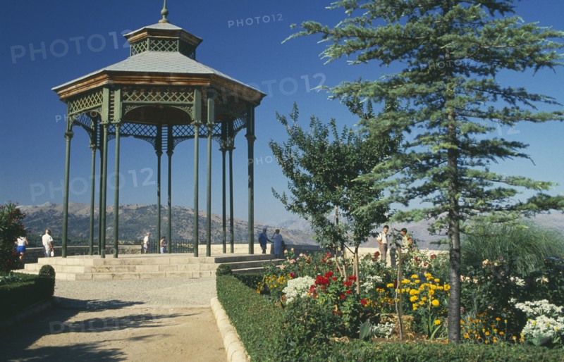 SPAIN, Andalucia, Ronda, Gardens of the Alameda del Tajo which gives stunning views of the surrounding landscape