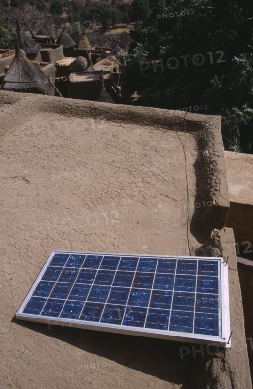 MALI, Pays Dogon, Yaye, Solar panel on rooftop