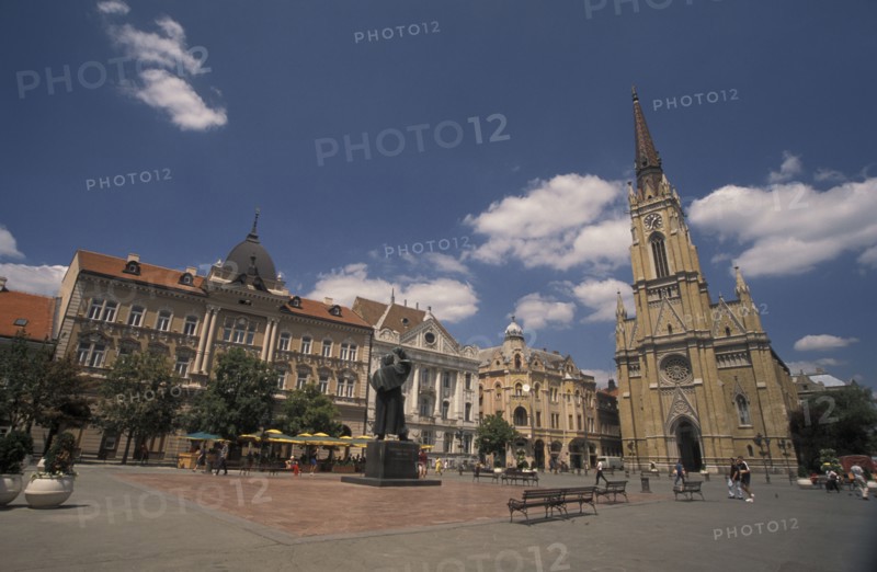 SERBIA, Vojodina, Novi Sad, View over main Square and Cathedral.
